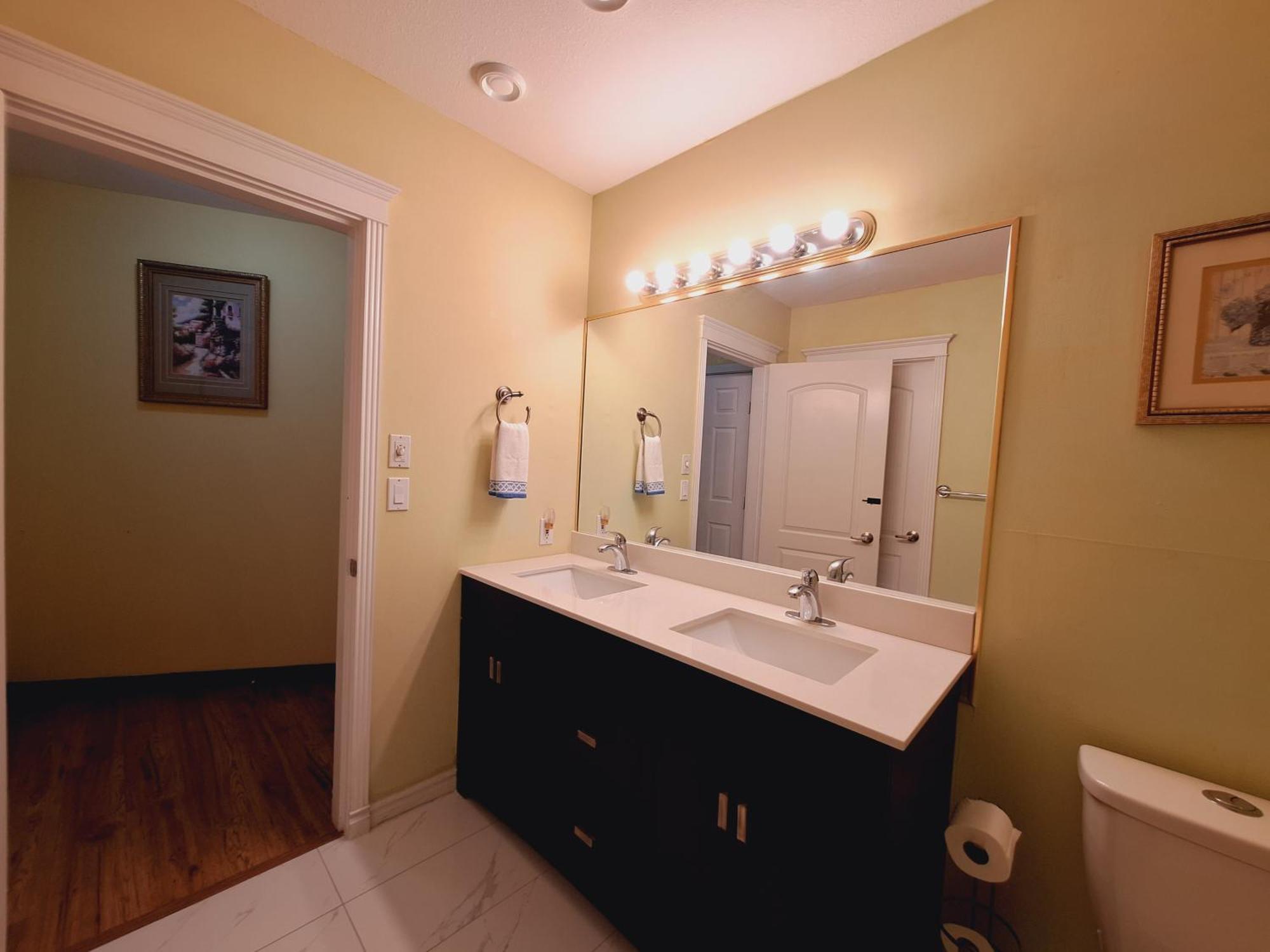 Bed & Breakfast Bellissimo Frantalia - La Galleriseum Versaliere Kelowna