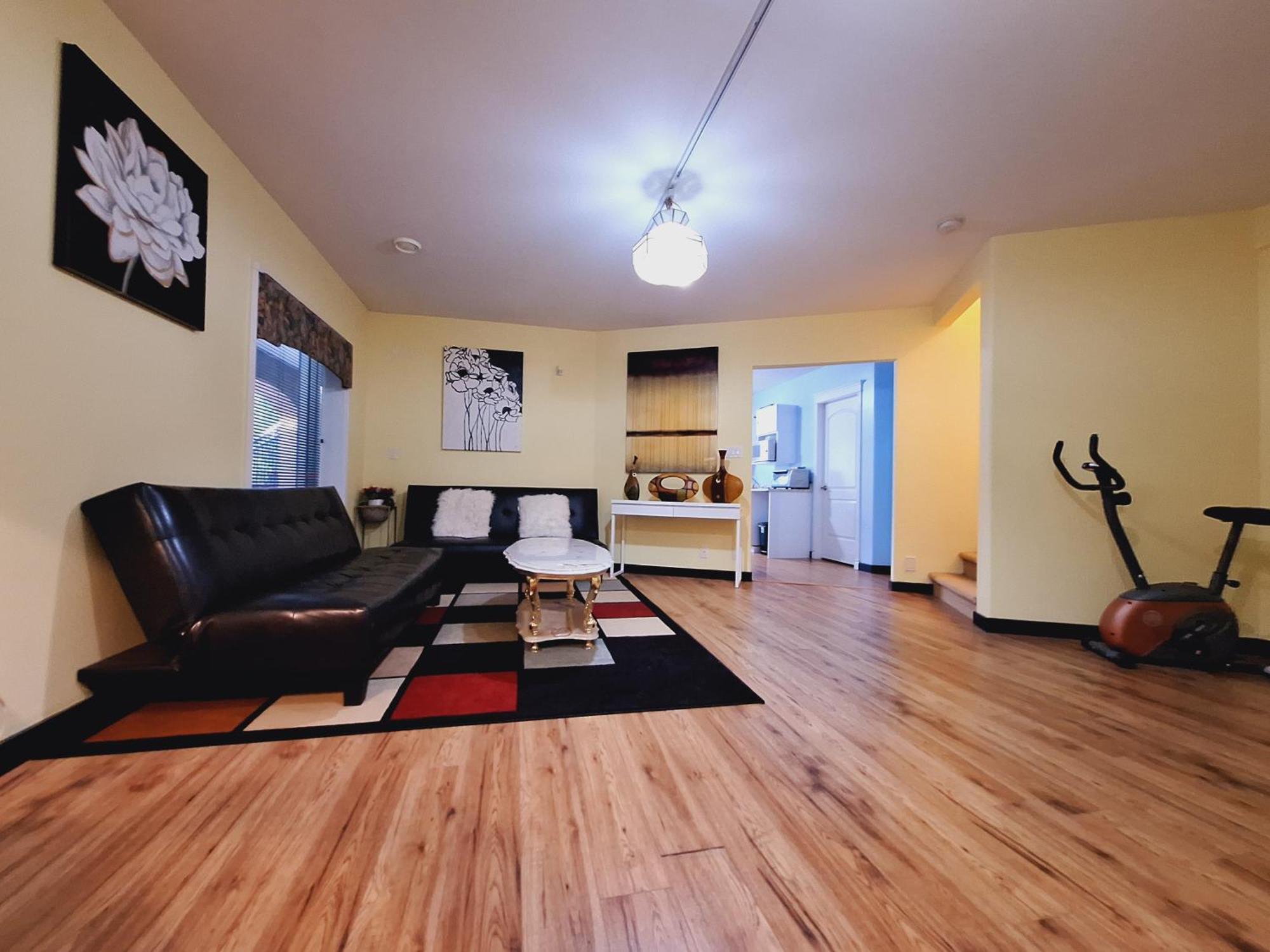 Bellissimo Frantalia - La Galleriseum Versaliere Bed & Breakfast Kelowna